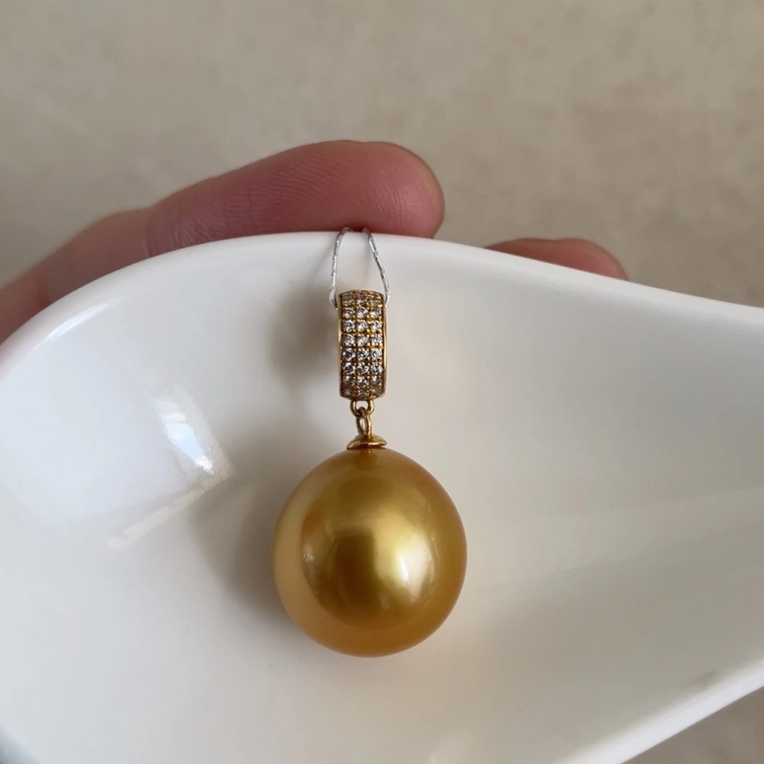 18K金镶嵌颈饰海水珍珠14.3mm