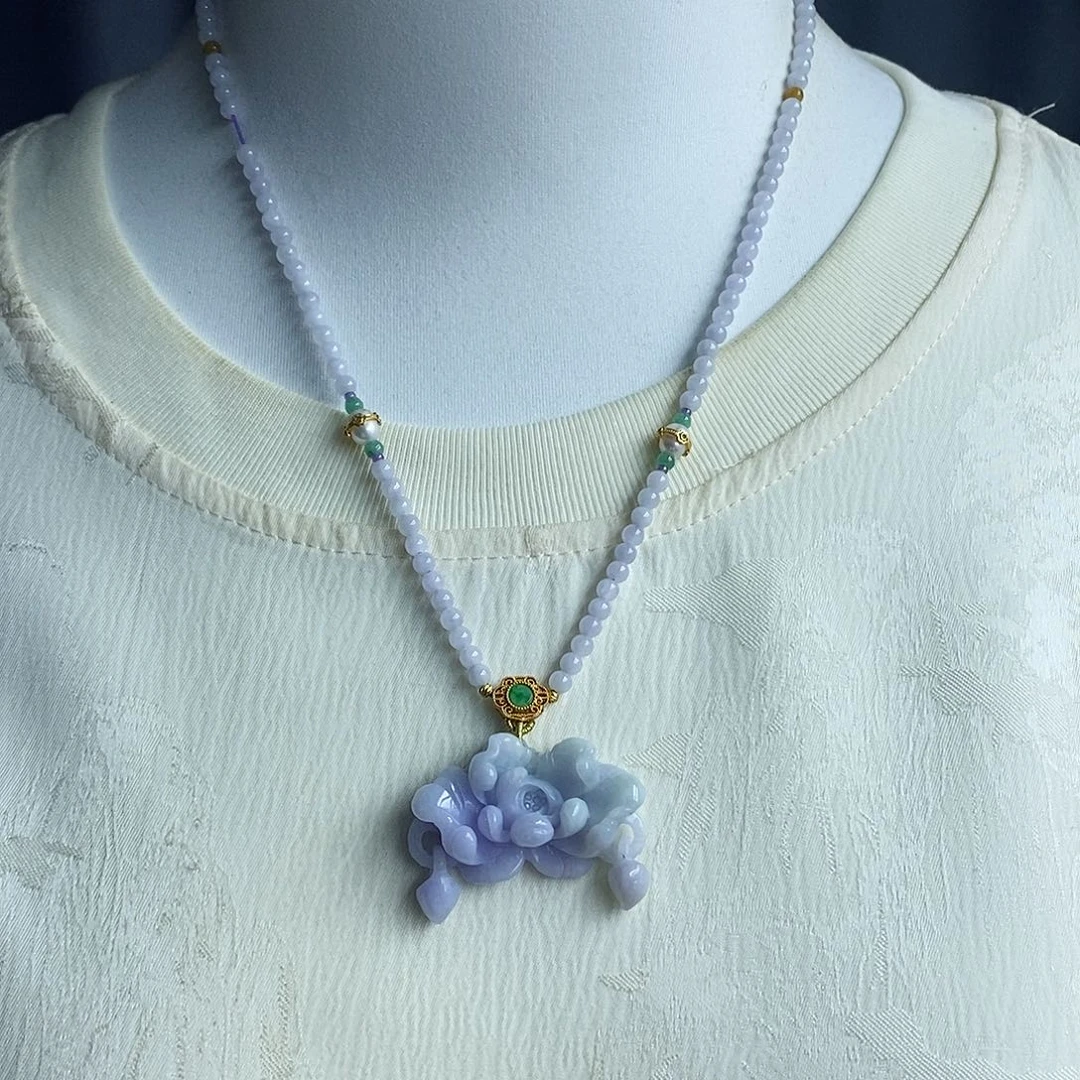 翡翠未镶嵌吊坠(赠链)