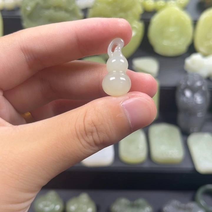 和田玉（黄玉）未镶嵌颈饰