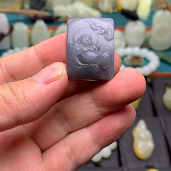 和田玉未镶嵌车挂