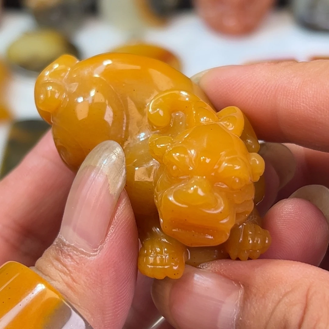 石英质玉（黄龙玉）合金颈饰