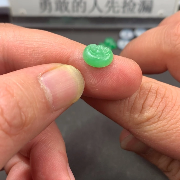 定制翡翠未镶嵌材料定制