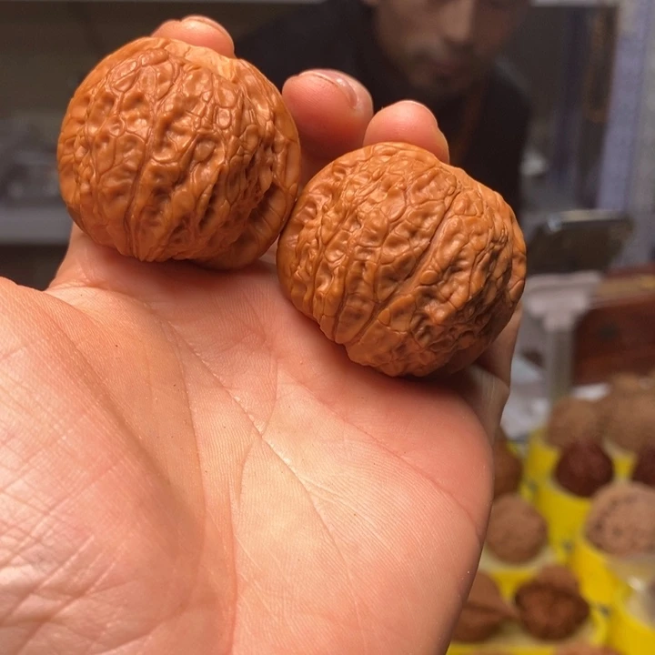 文玩核桃吊坠文玩核桃雪麒麟38～