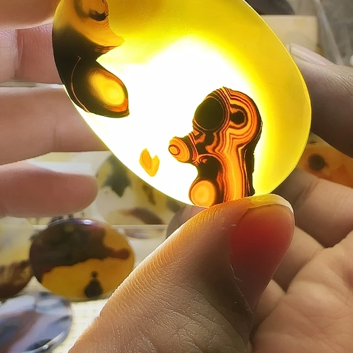 玛瑙/玉髓未镶嵌珠宝奇石