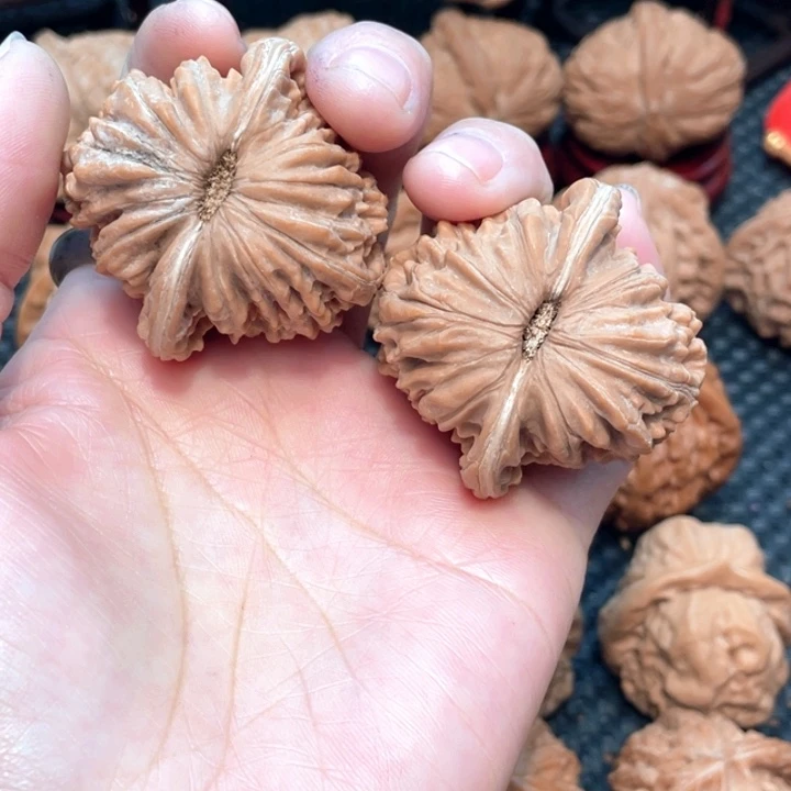 文玩核桃手把件四座楼4.4全品无修。