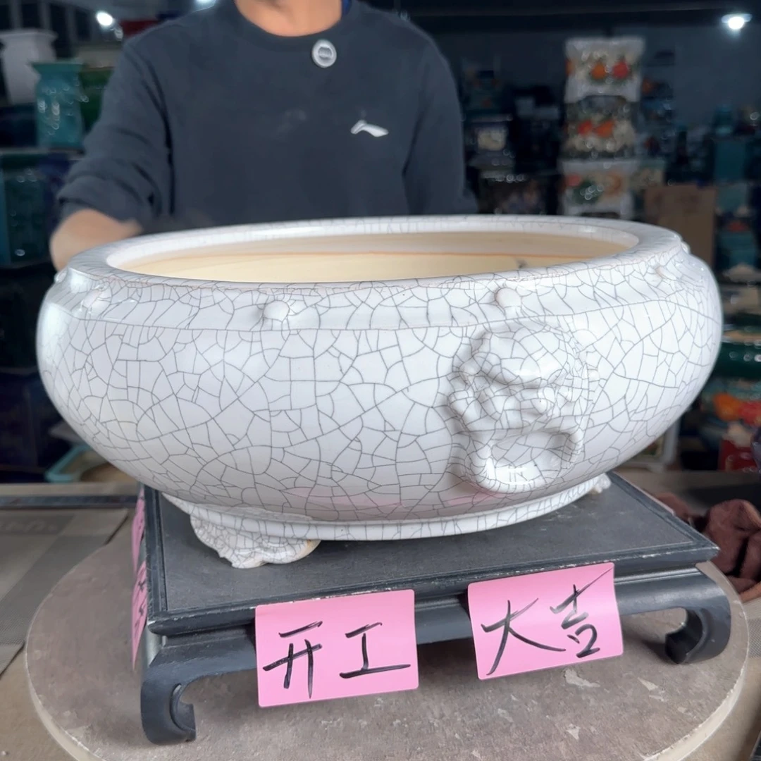 一风堂石湾花盆。脚微瑕