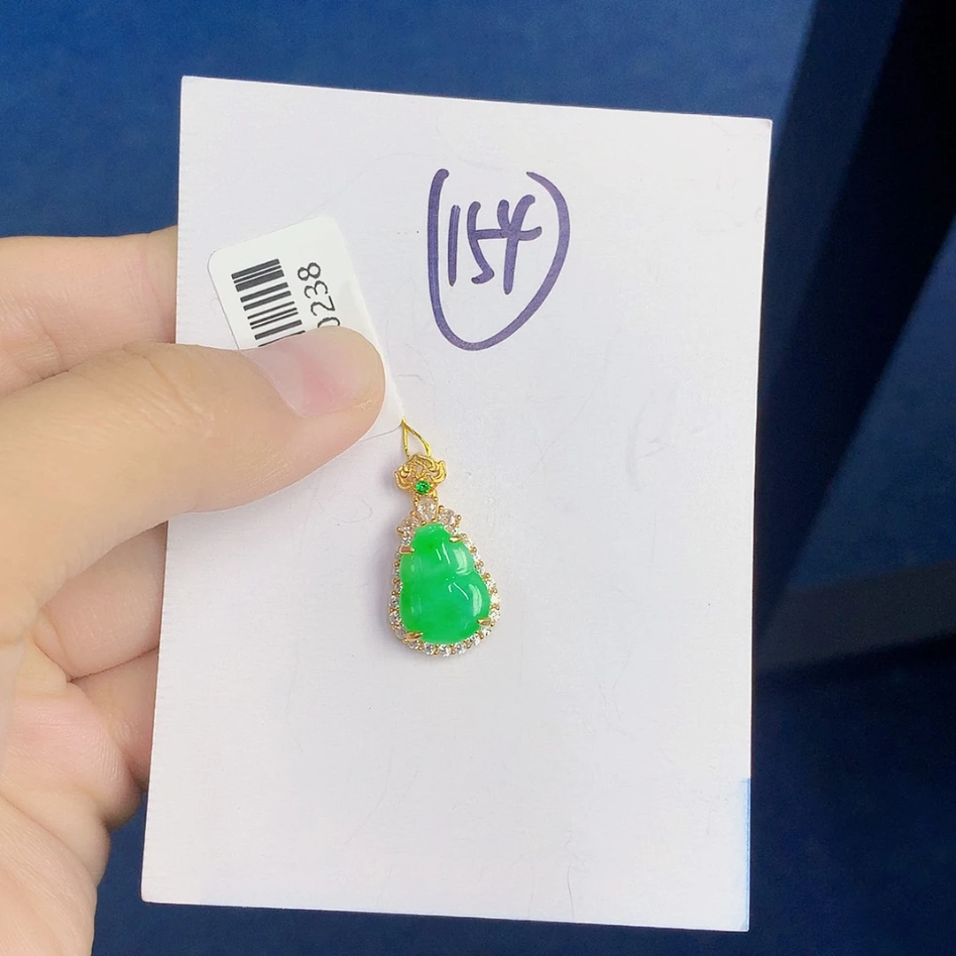 翡翠未镶嵌颈饰0000000000000000