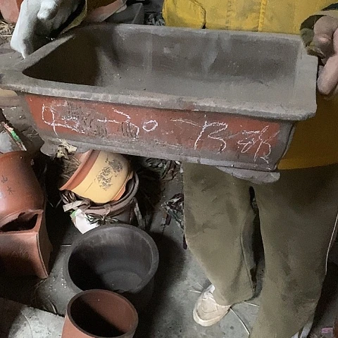 紫砂中国宜兴紫砂花盆，