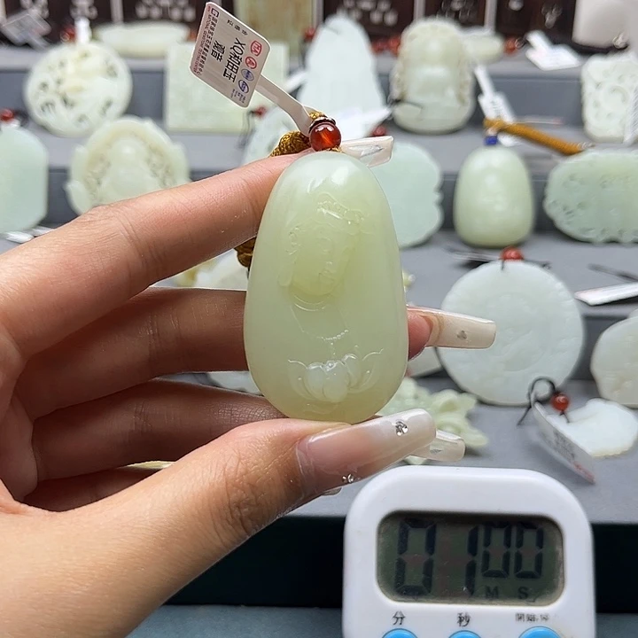 和田玉未镶嵌颈饰涛*