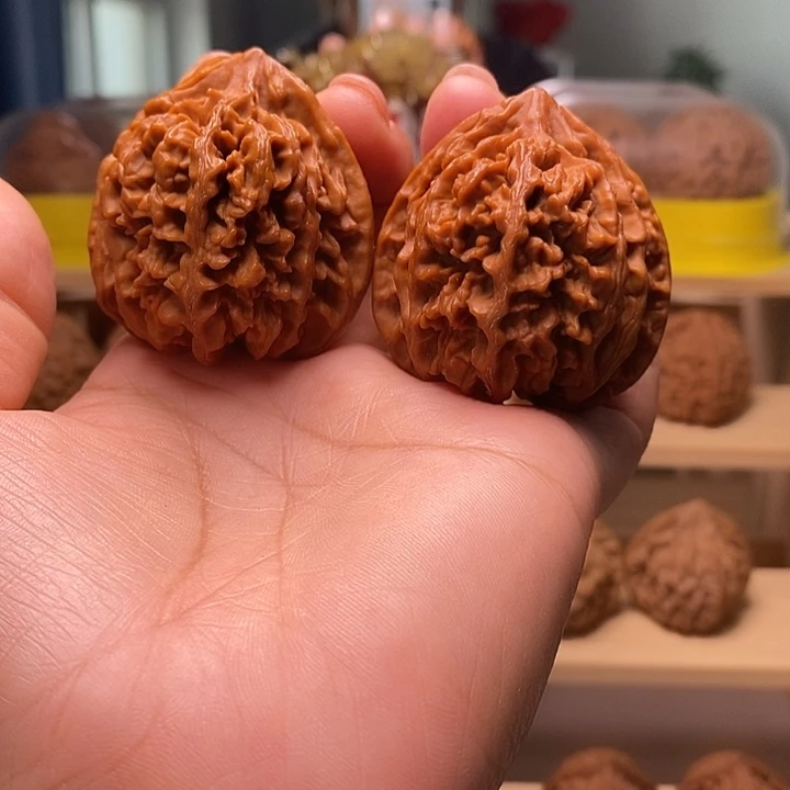 核桃44尺寸的状元冠克重是59.7克