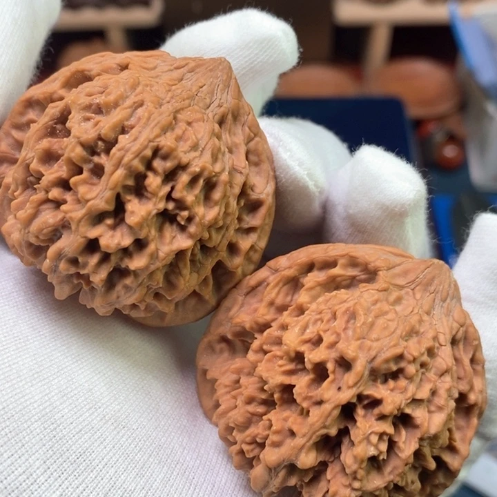 文玩核桃吊坠47全品货头山地红皮57克百花山满天星