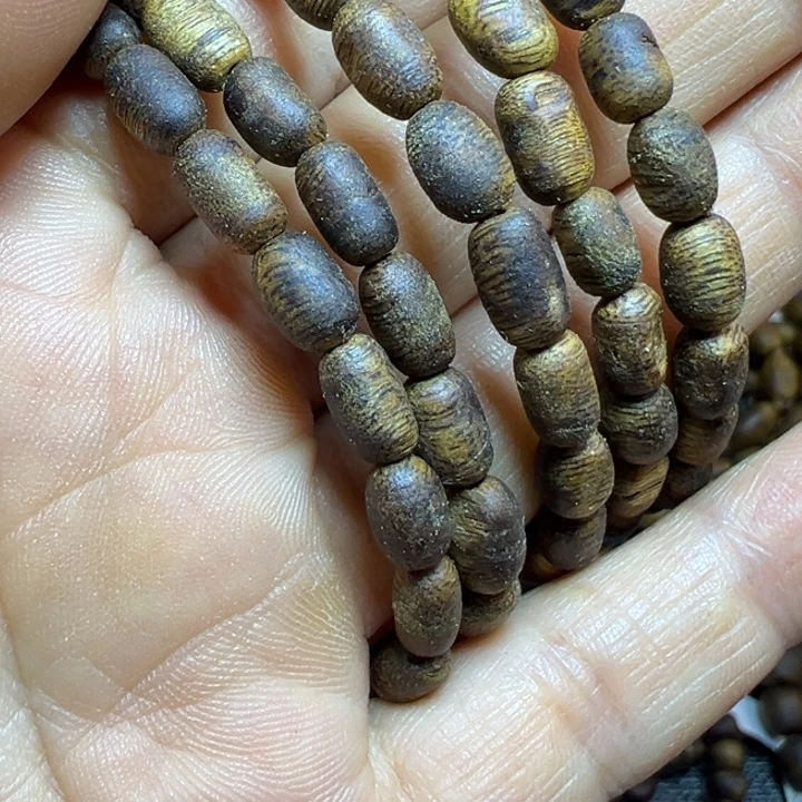 沉香沉香碎屑99沉小瘤疤1条