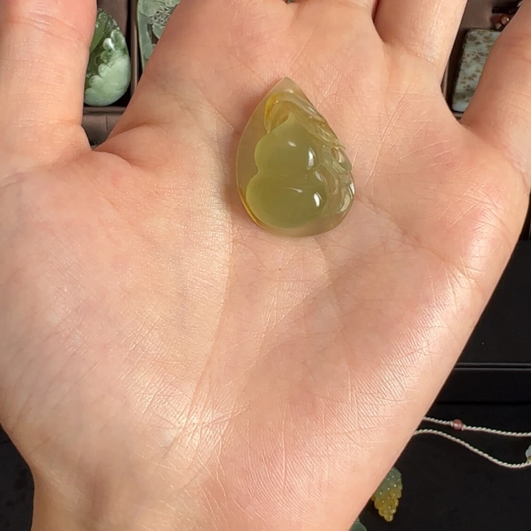 未镶嵌蛇纹石玉颈饰天然岫玉葫芦吊坠黄
