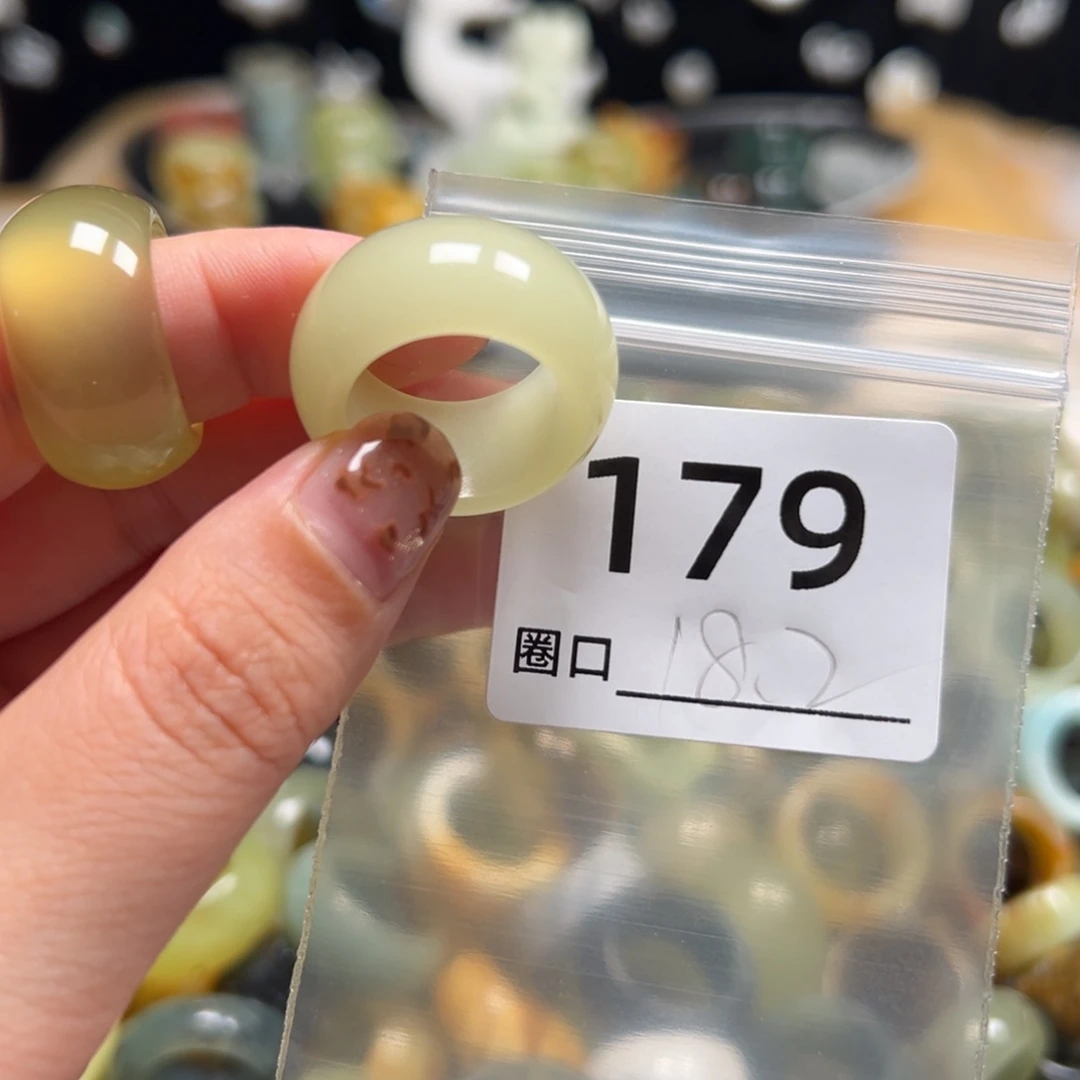 U***R蛇纹石玉未镶嵌戒指