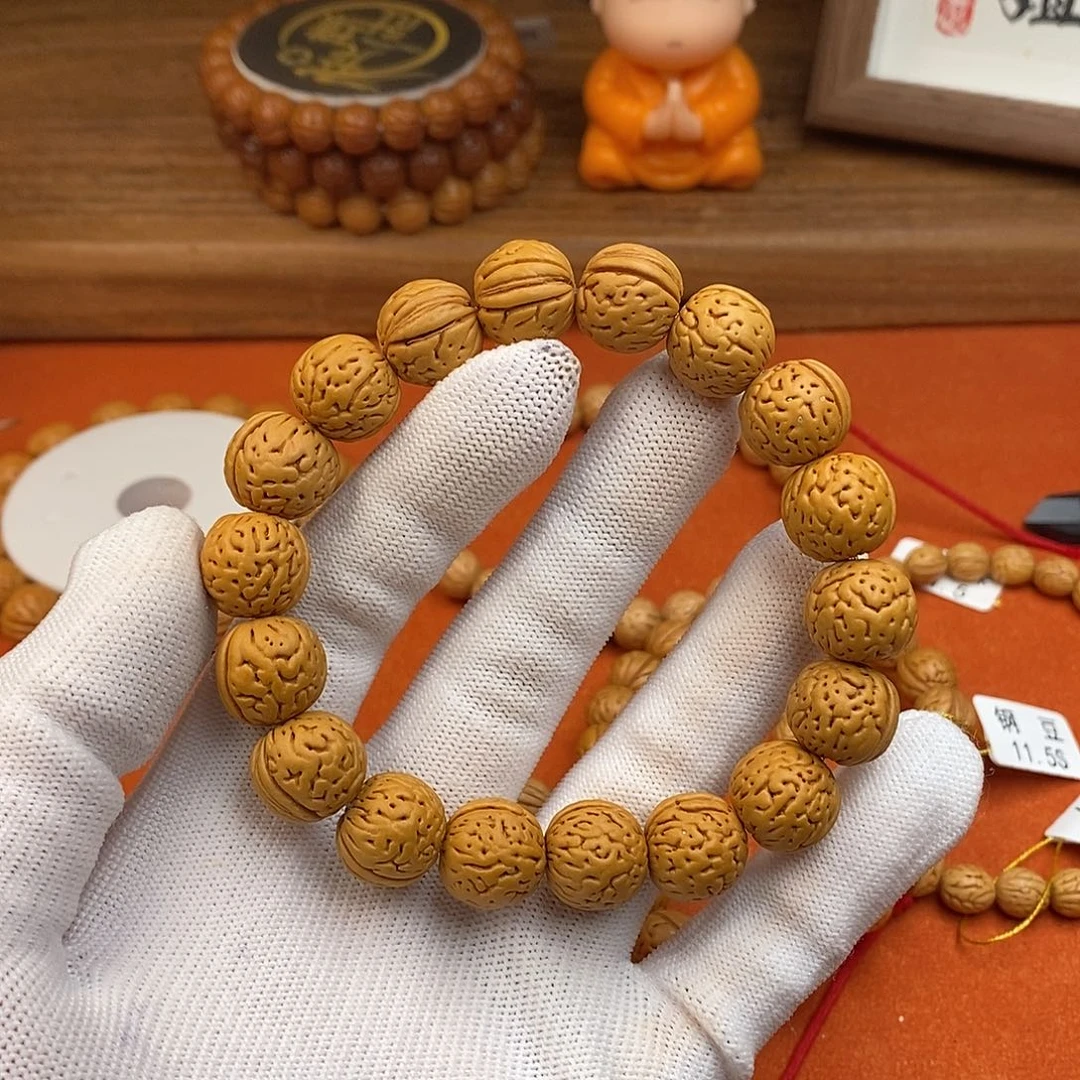 桃核手串快****活荔枝13.5（尺寸误差0.5之间）