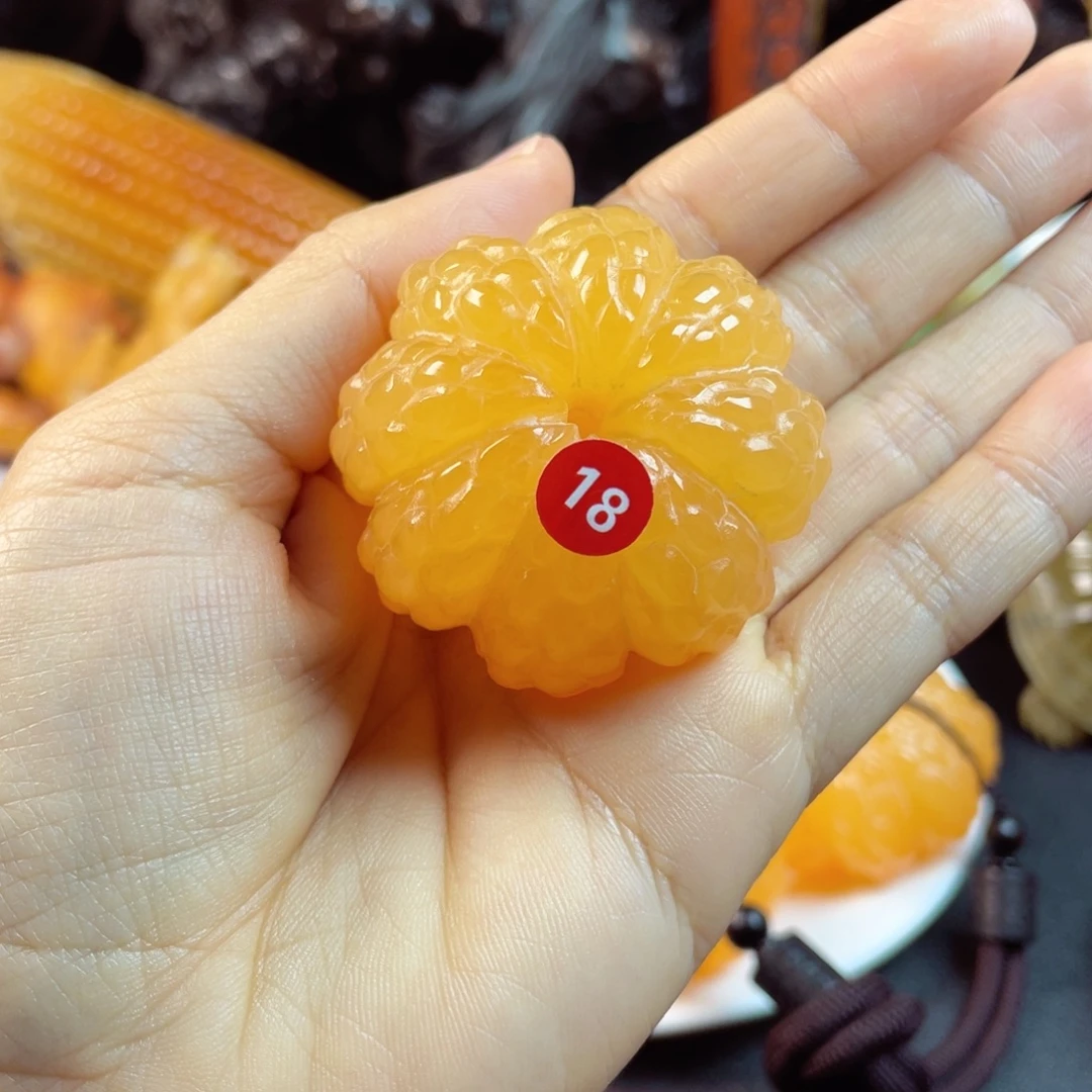 画***爹寿山石手艺人雕刻