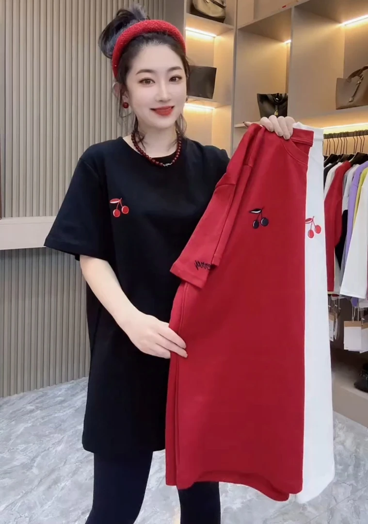韩版时尚刺绣新年红樱桃圆领短袖T恤女25冬宽松显瘦打底衫上衣潮