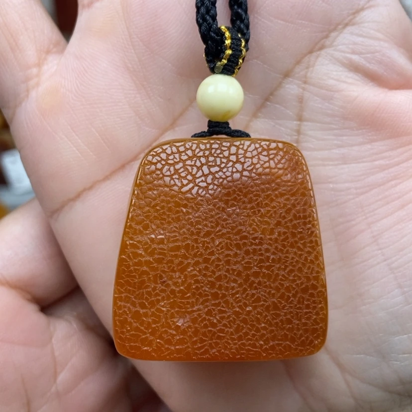 【闪购商品】琥珀颈饰未镶嵌