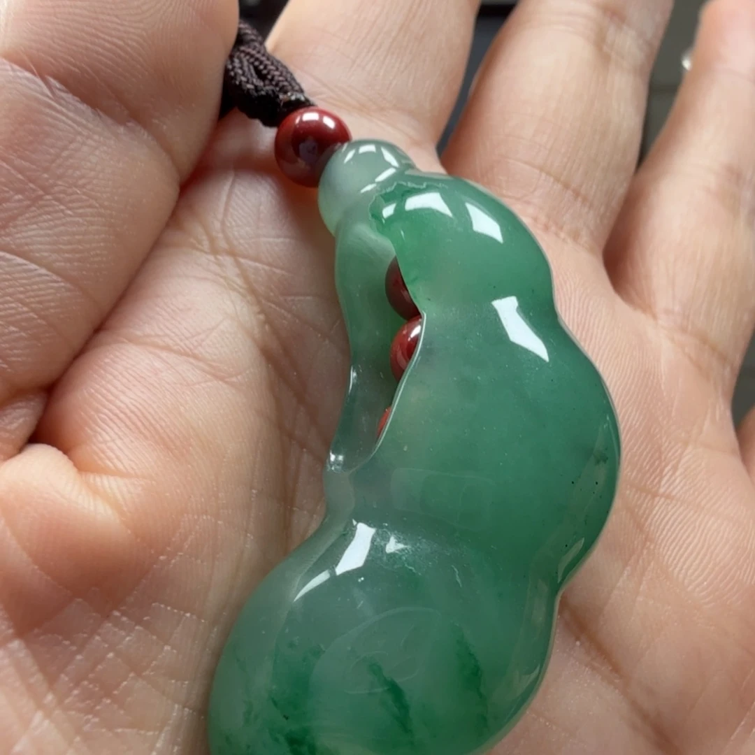 石英质玉未镶嵌颈饰天然的非洲翠福豆福利品
