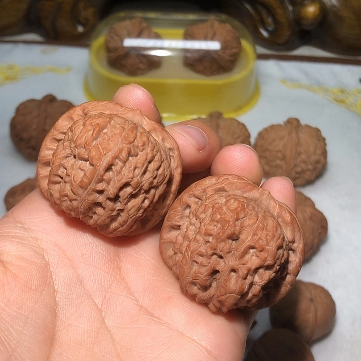 文玩核桃把件39血麒麟