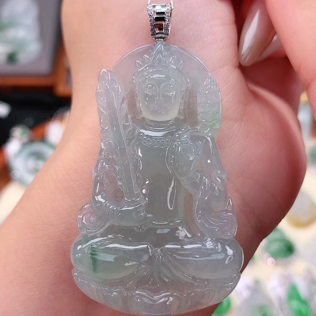 翡翠18K金镶嵌颈饰虚空藏