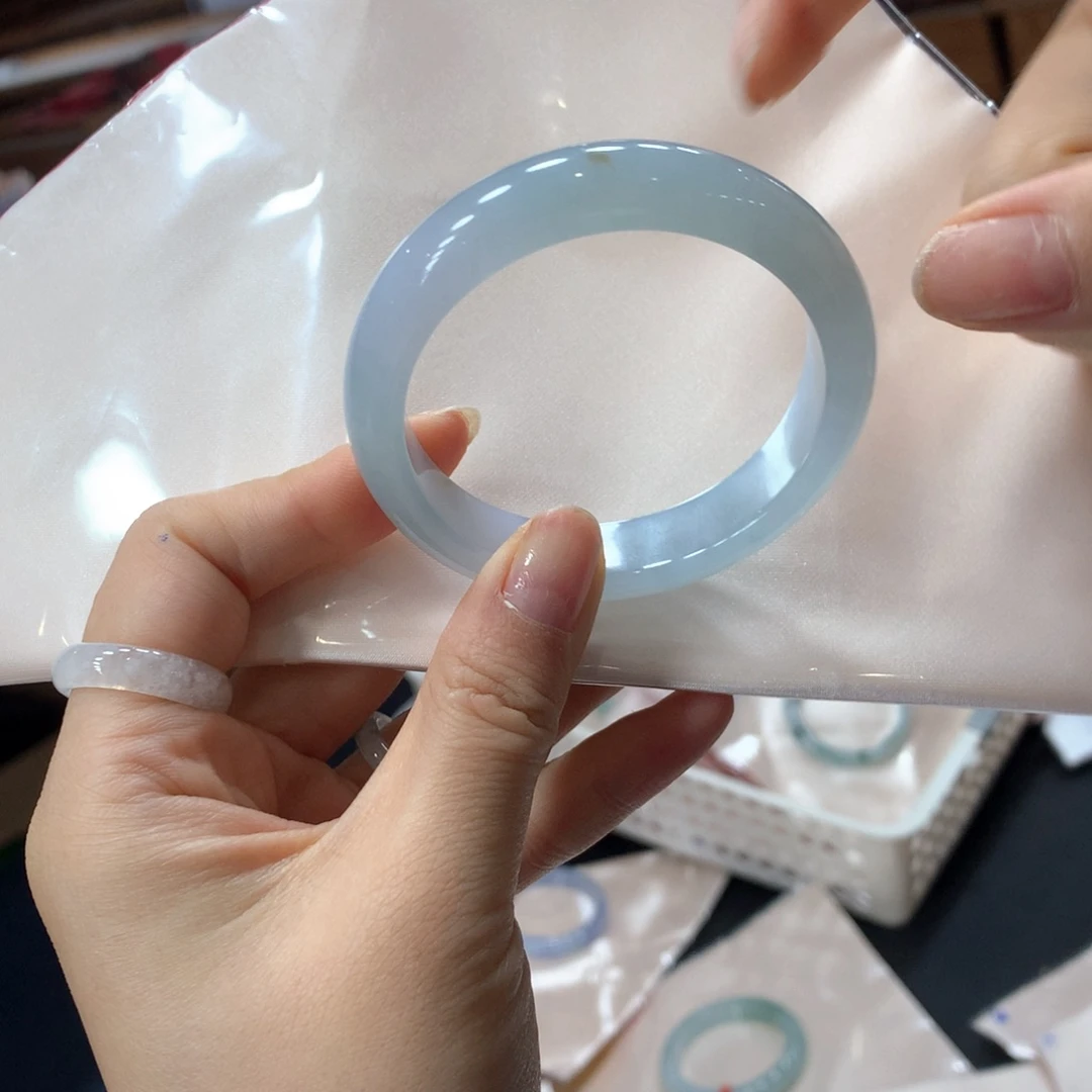 未镶嵌手镯翡翠转*念买断