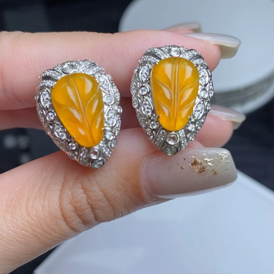 翡翠18K金镶嵌耳饰冰黄翡叶子