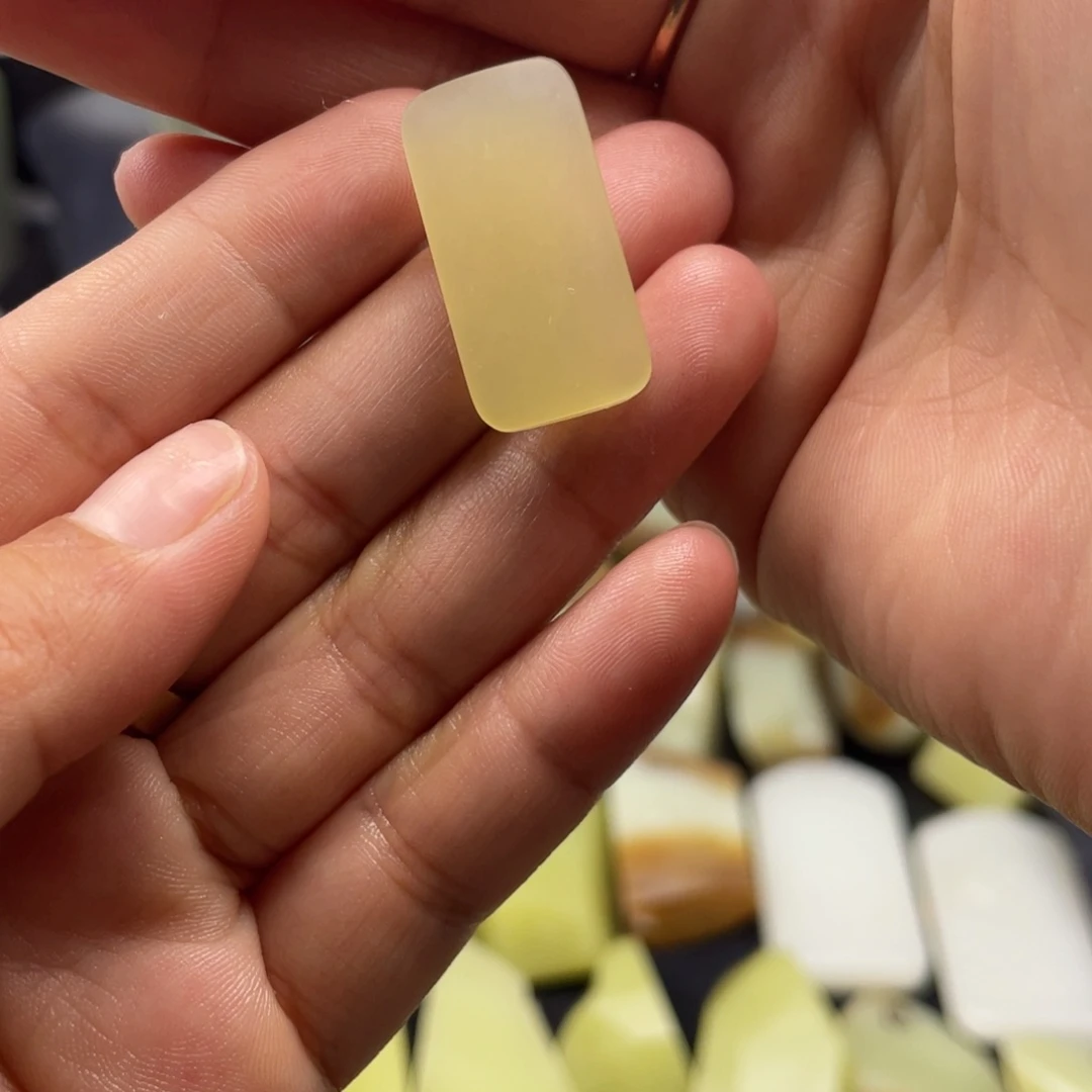 和田玉未镶嵌颈饰郑****鸿