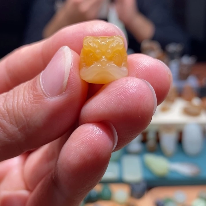 随***心石英质玉合金颈饰