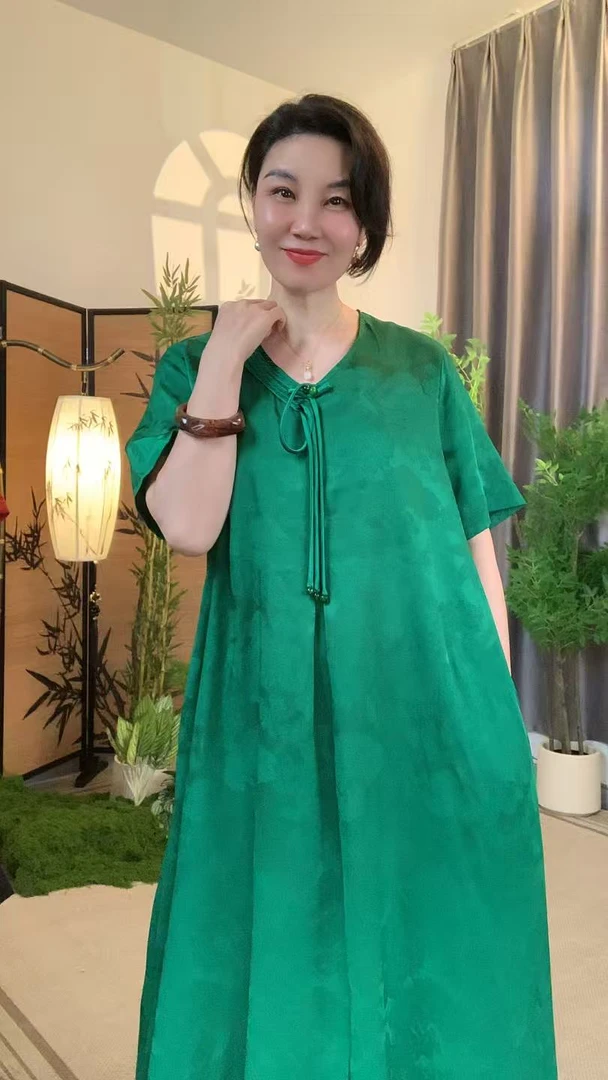 连衣裙垂感十足大码V领气质修身中长裙62365