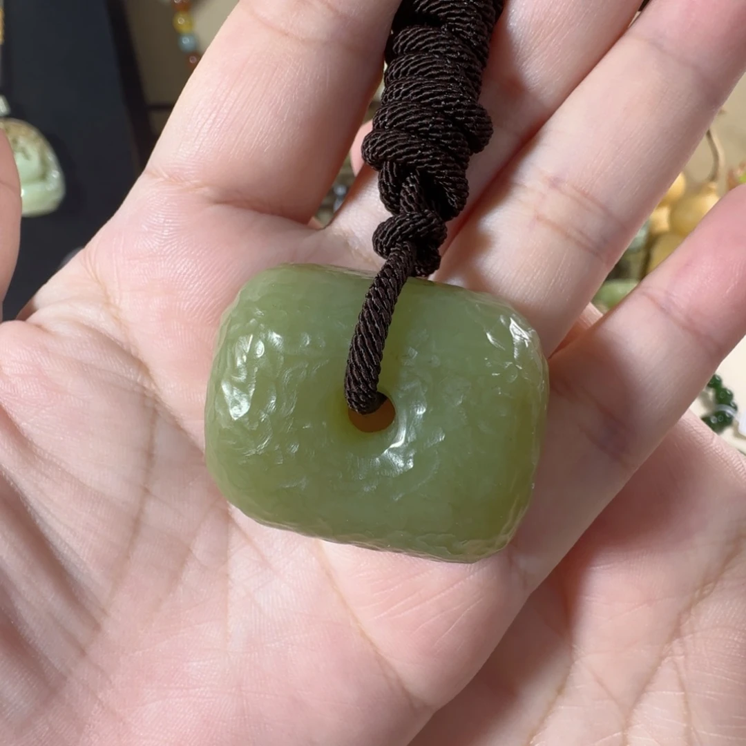 岫岩老玉（透闪石质玉）未镶嵌颈饰