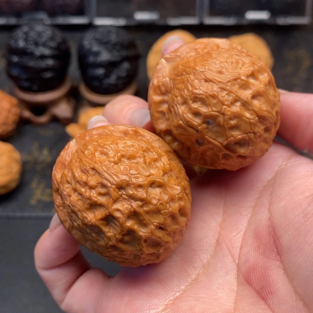 吊坠文玩核桃铁绣球