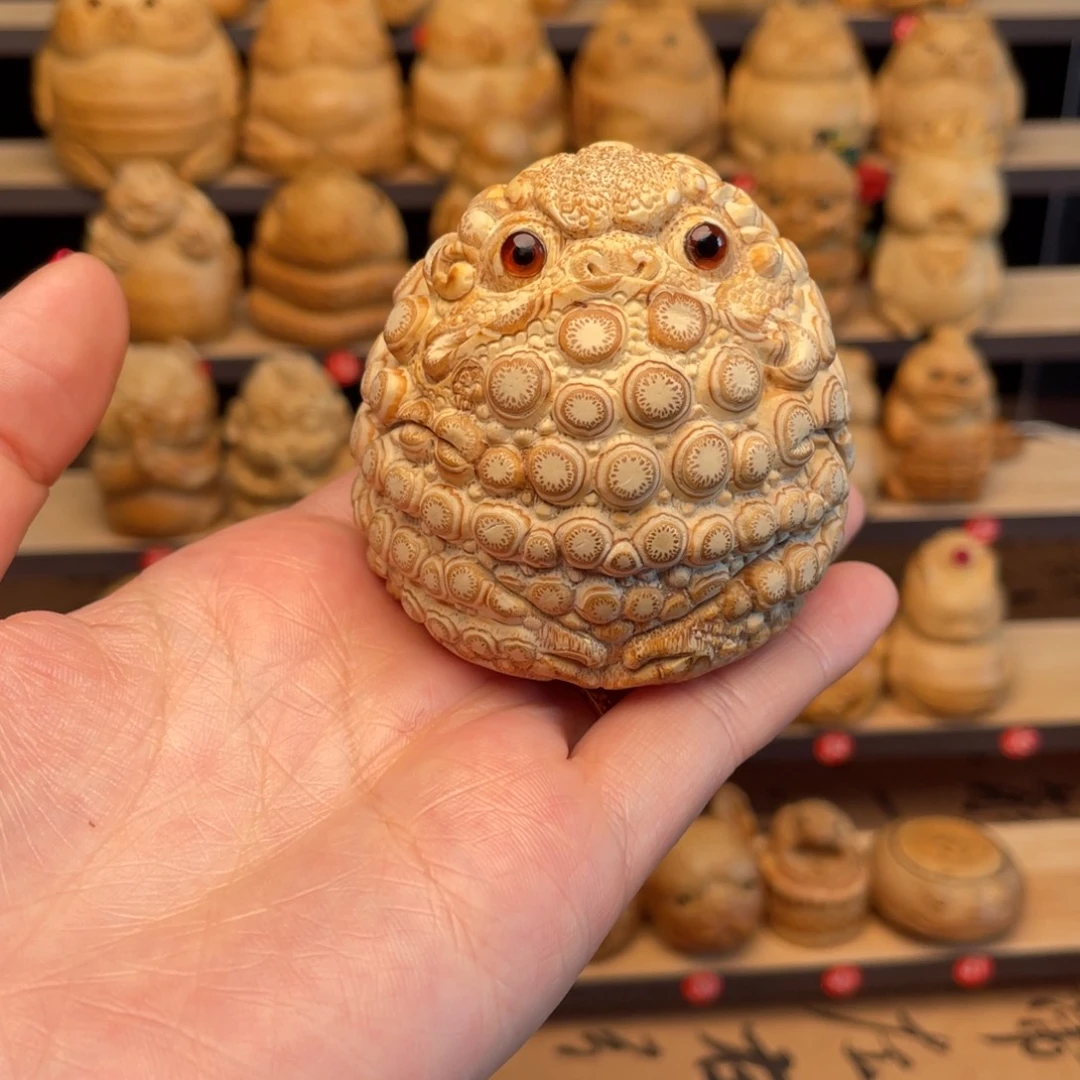 竹张念超竹根雕地包天金蟾