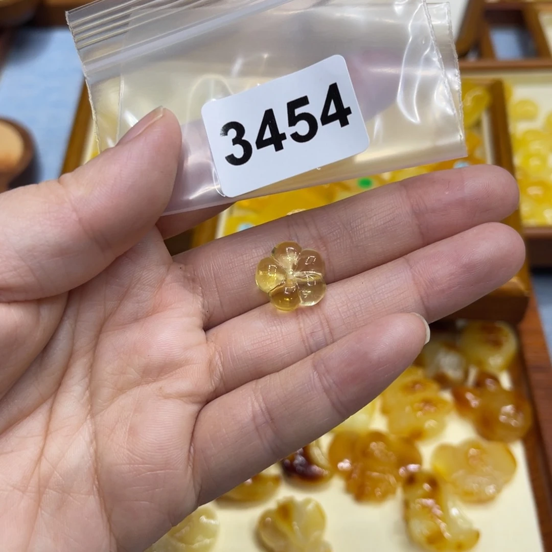琥珀珠宝奇石未镶嵌