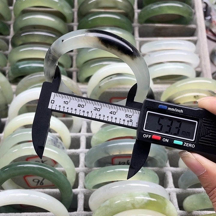 未镶嵌蛇纹石玉手镯99