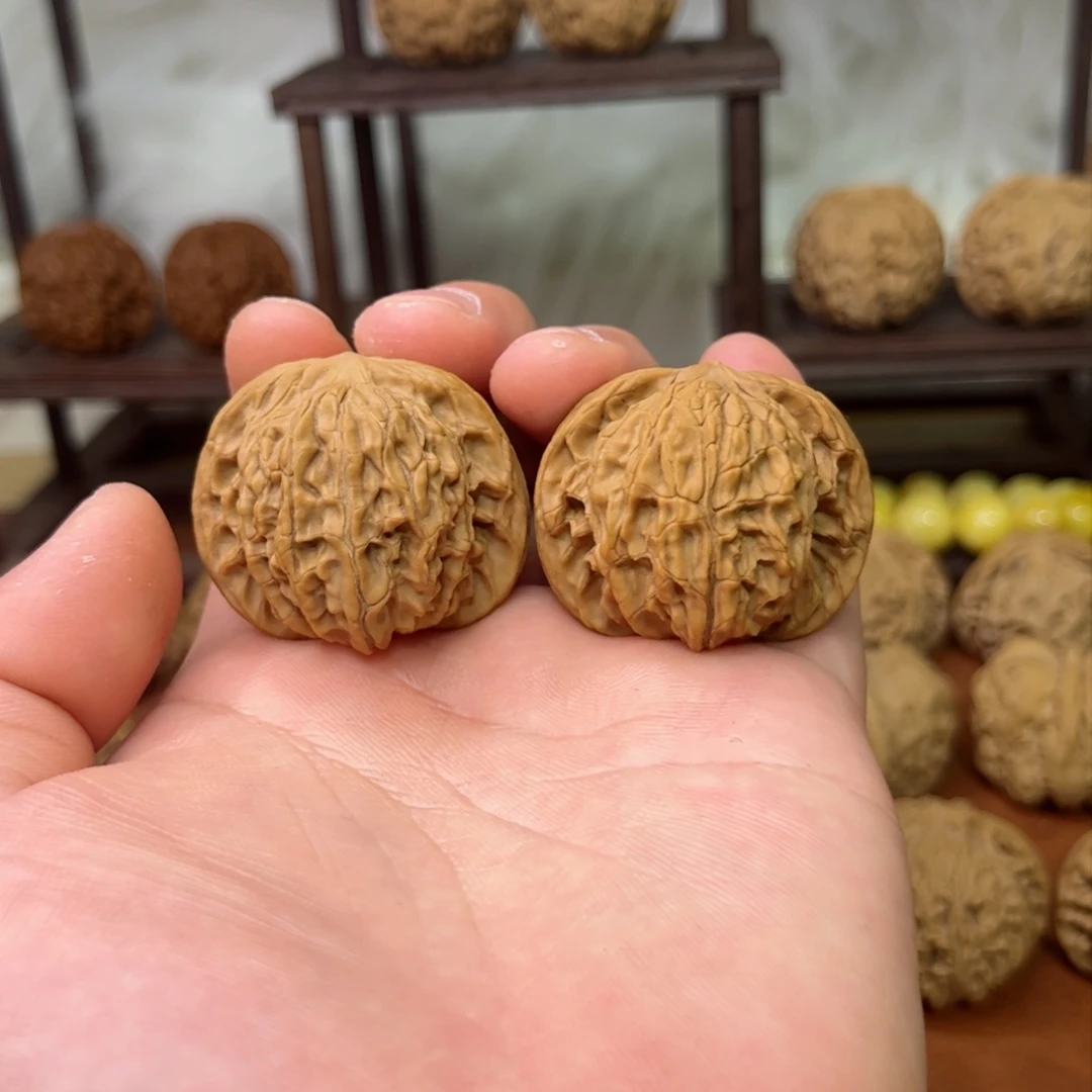 文玩核桃吊坠全品粉皮山地39小正磨