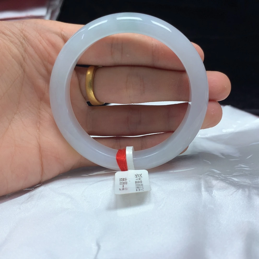 翡翠未镶嵌手镯（圆镯）55.3