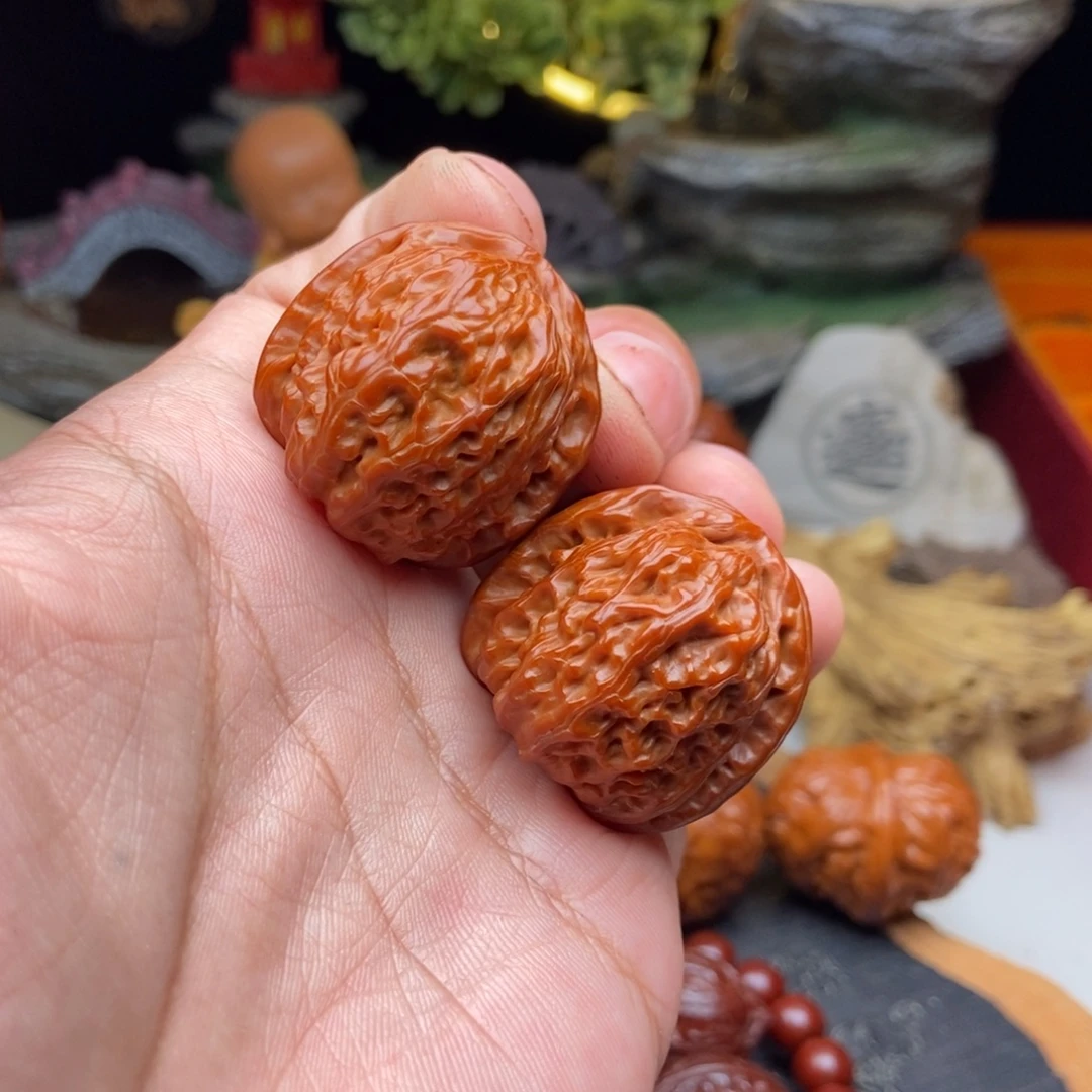 文玩核桃把件白狮子边33肚33