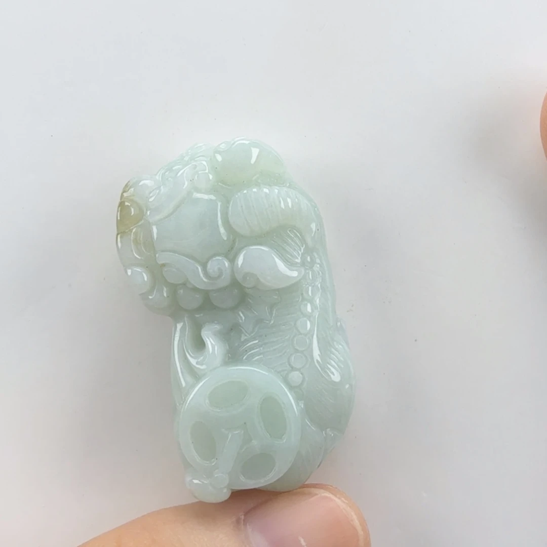 翡翠挂件未镶嵌翡翠