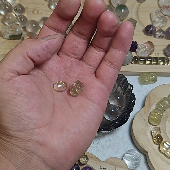 B***E未镶嵌水晶颈饰水晶