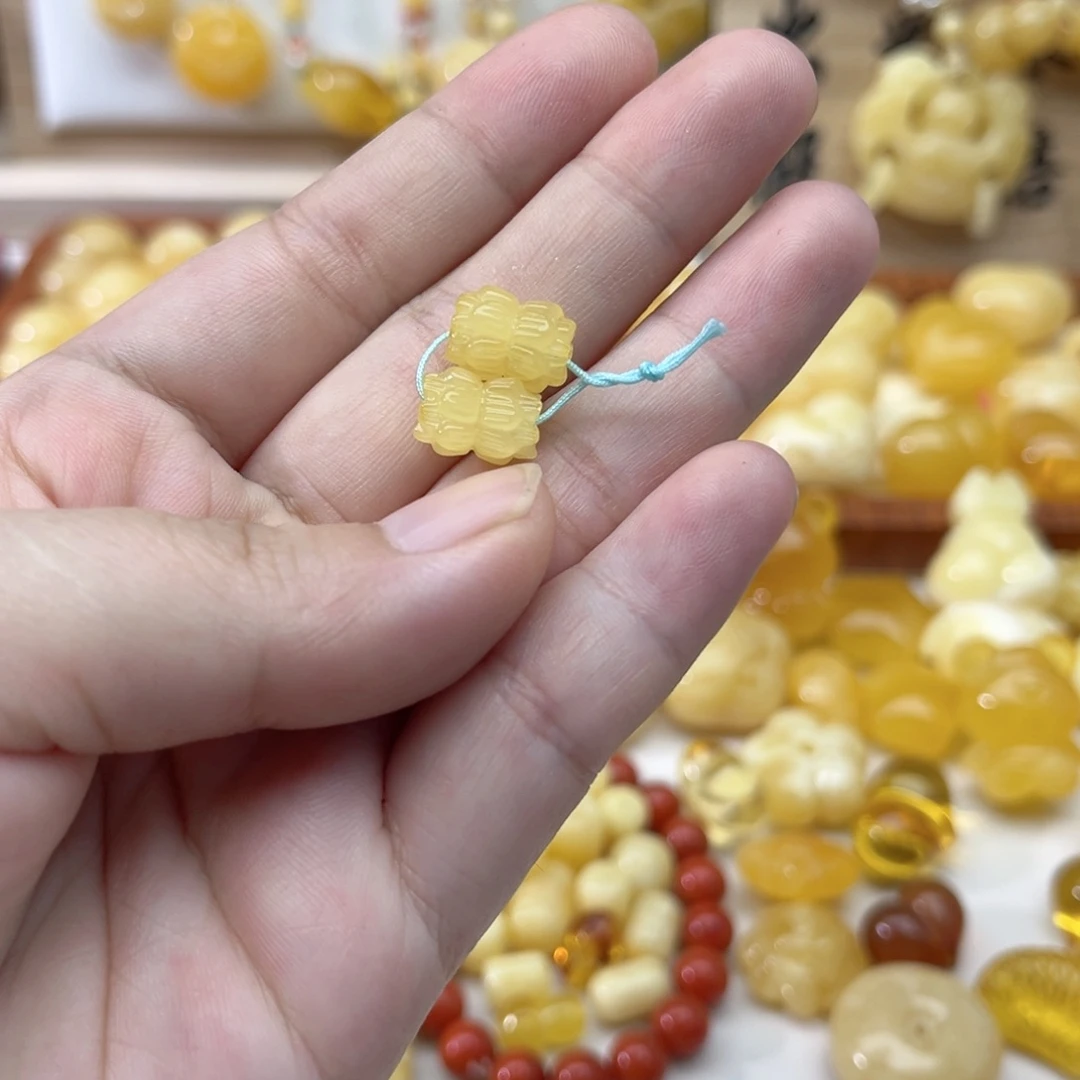 未镶嵌蜜蜡裸石配饰