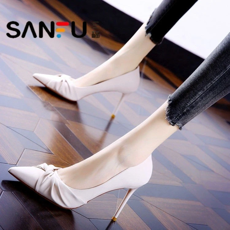 三福女细跟玛丽珍高跟鞋2025春秋爆款皱皱网红气质百搭尖头欧若风