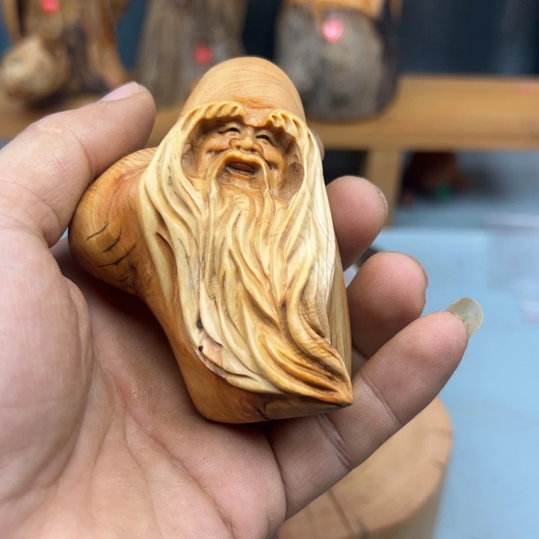 大***在木崖柏木摆件手把件