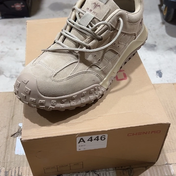 446号。47码防砸防刺劳保鞋。鞋底磨损介意勿拍