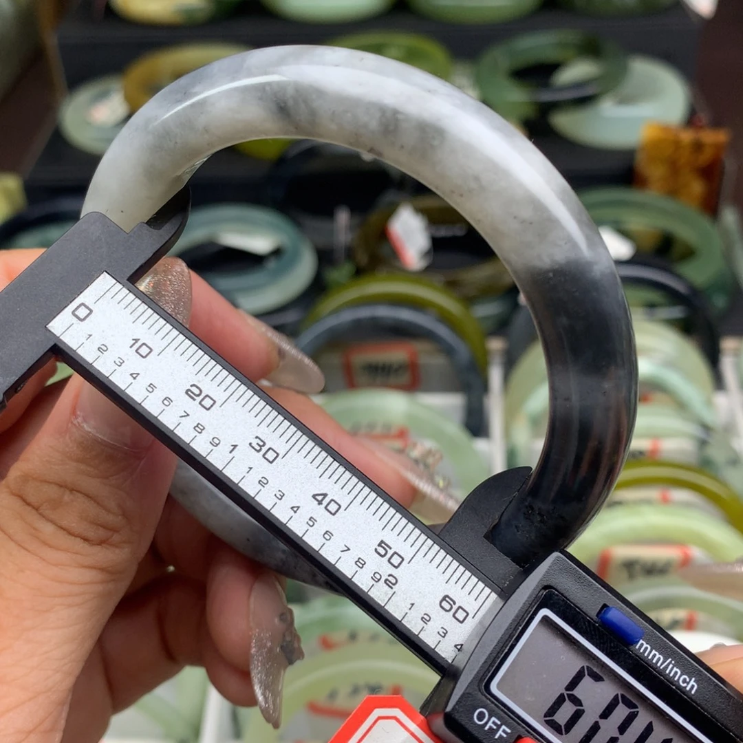 蛇纹石玉未镶嵌手镯938