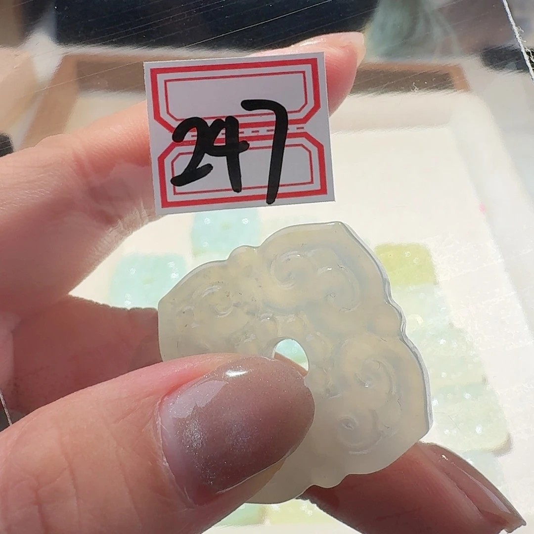 蛇纹石玉颈饰合金精美礼品