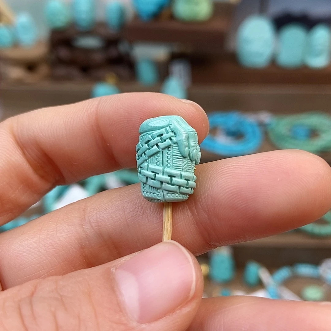 绿松石配饰未镶嵌