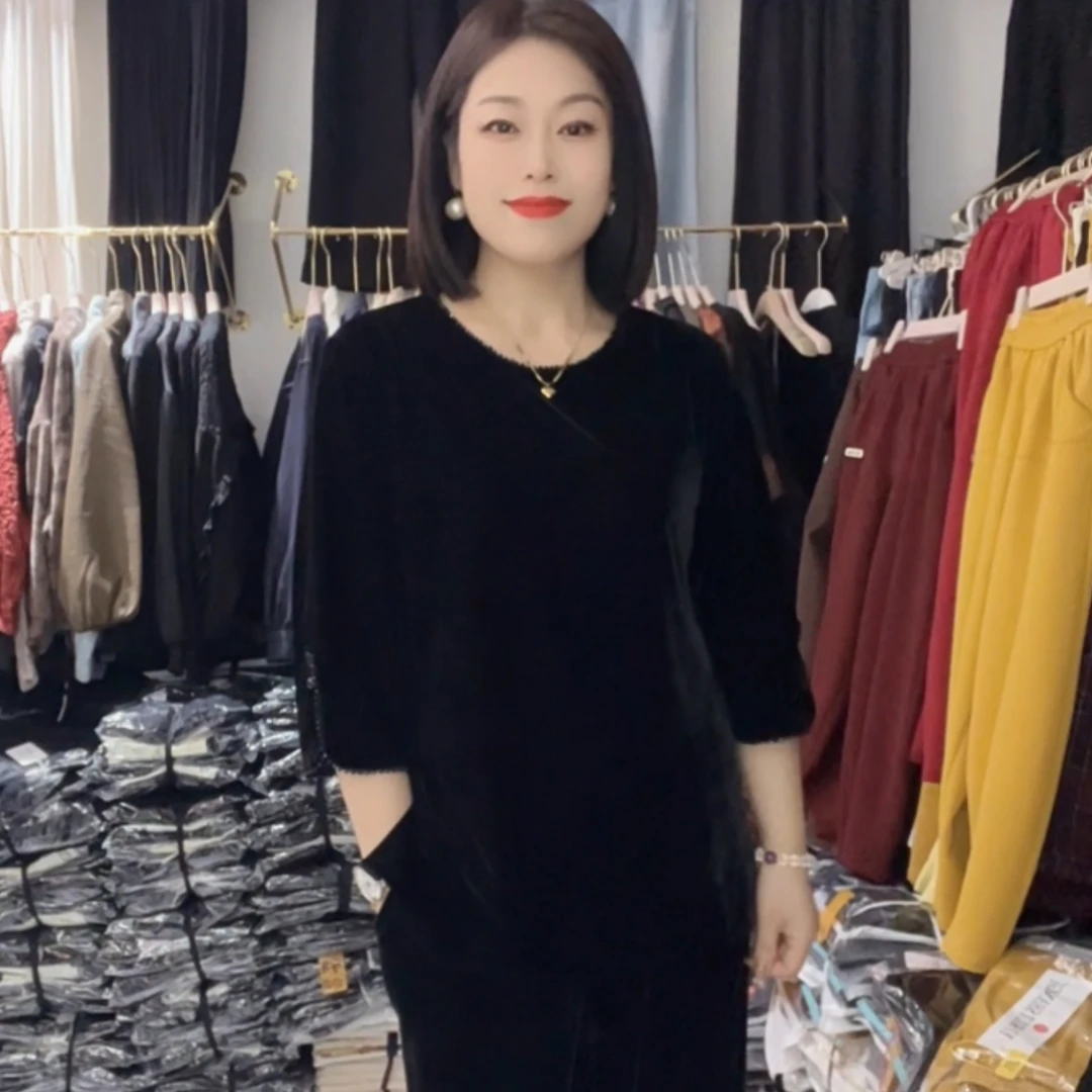 676早秋新时尚百搭显瘦圆领丝绒中袖中长款上衣