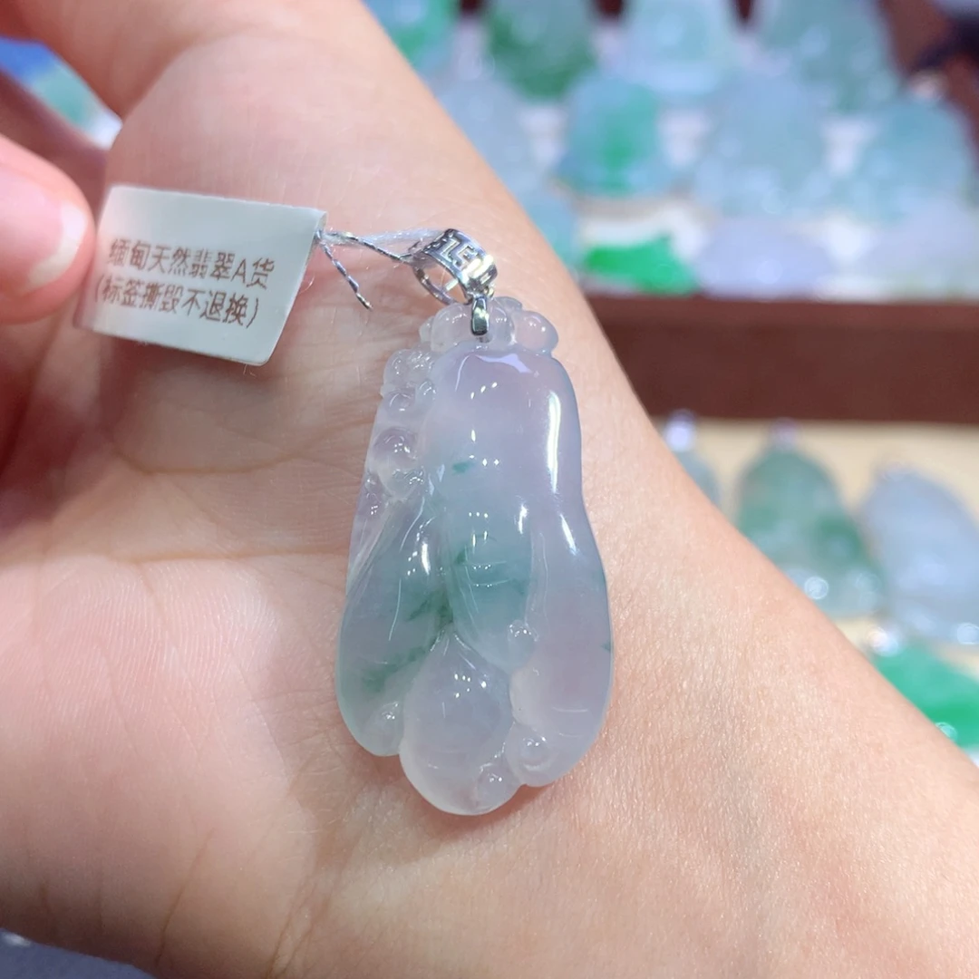 颈饰18K金镶嵌翡翠翡翠