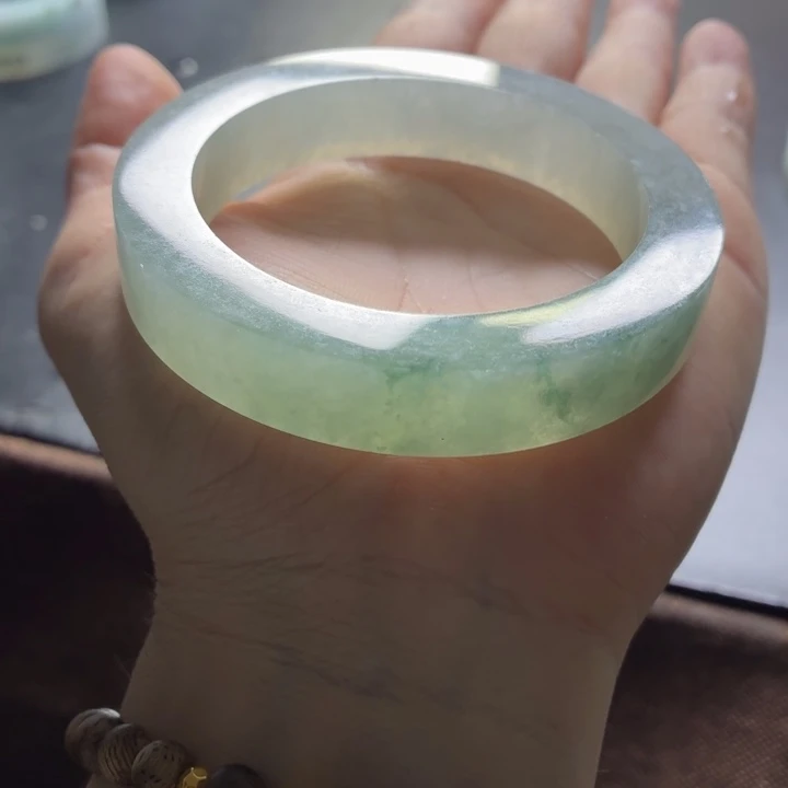 鸭***糊定制翡翠未镶嵌翡翠